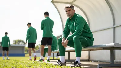 Yeovil Town manager Billy Rowley says his side are ready for a 'slugfest' when they host AFC Fylde this weekend, looking...
