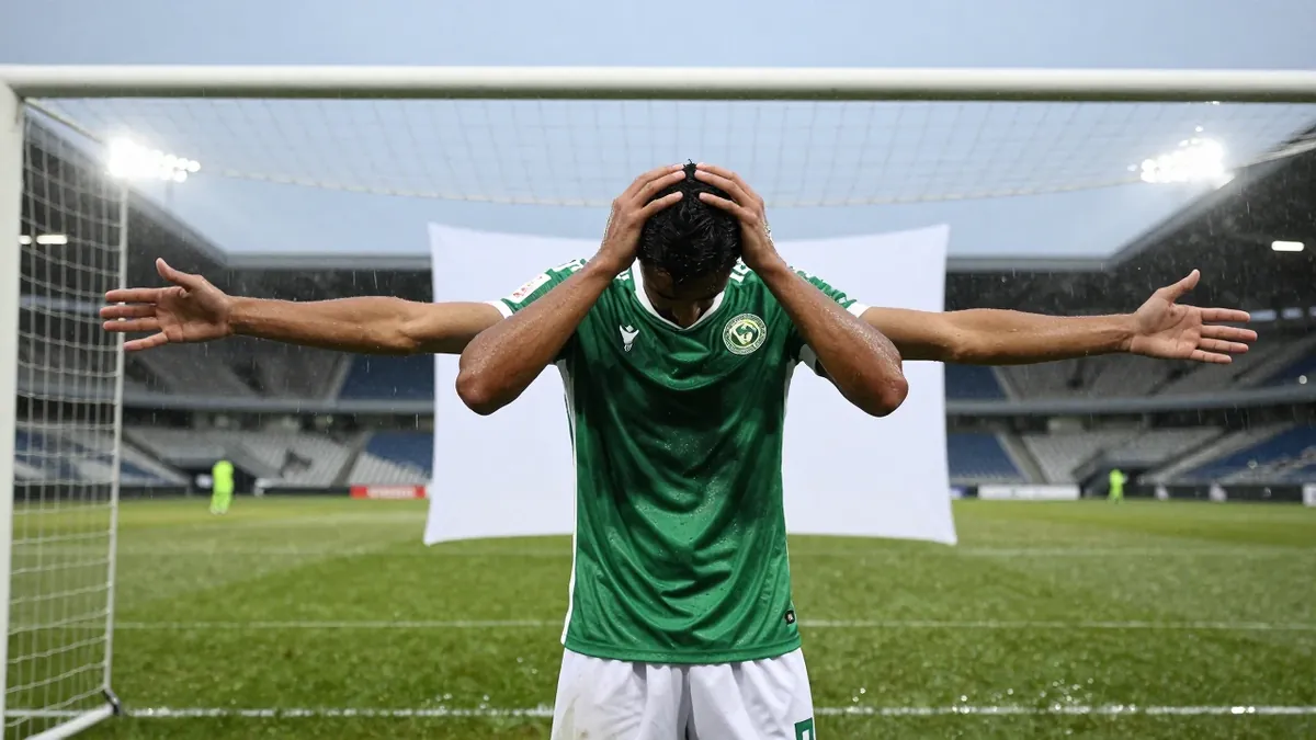 Yeovil Town lost 3-2 to Barrow after conceding three times in the final 15 minutes, a result that ends their recent...