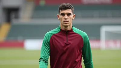Yeovil Town's Rivals Farnham Town Sign Former Farnborough Defender