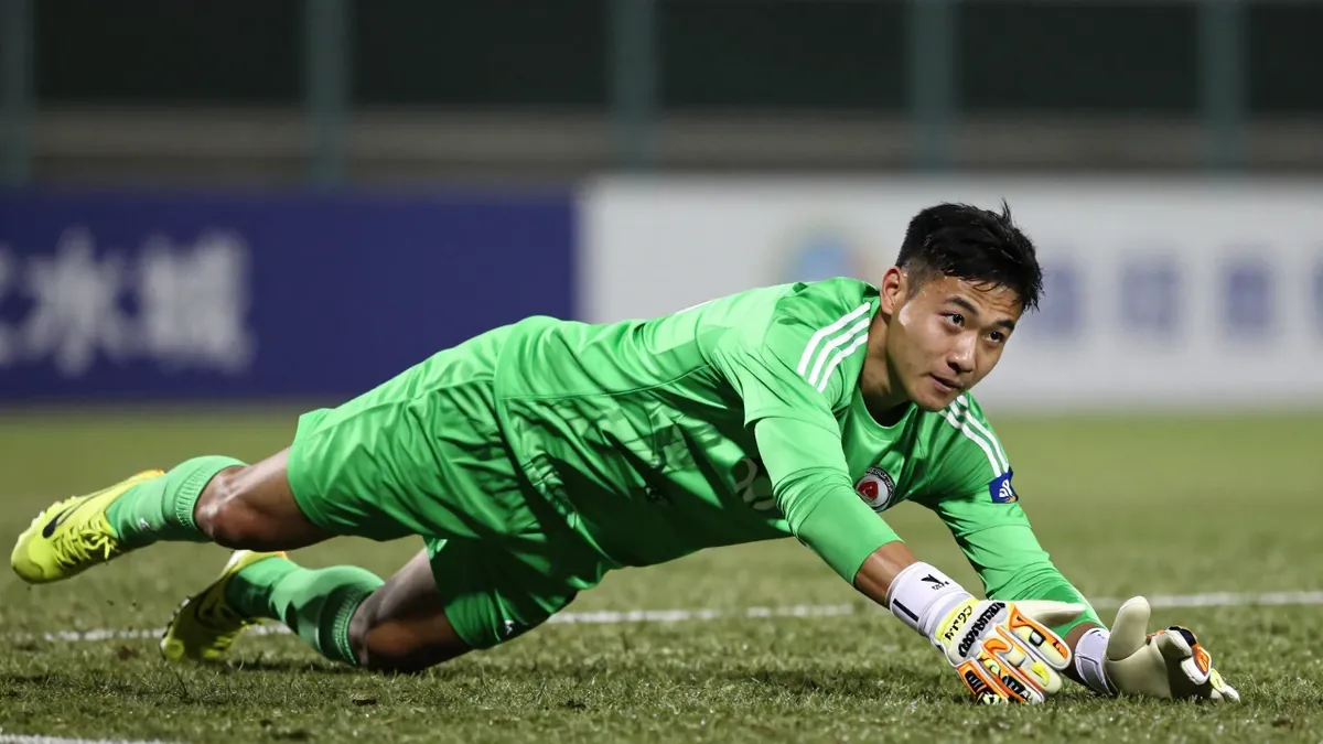 Yeovil Town scored twice in the final minutes to secure a 2-1 victory over Barrow, moving them to sixth in the National...